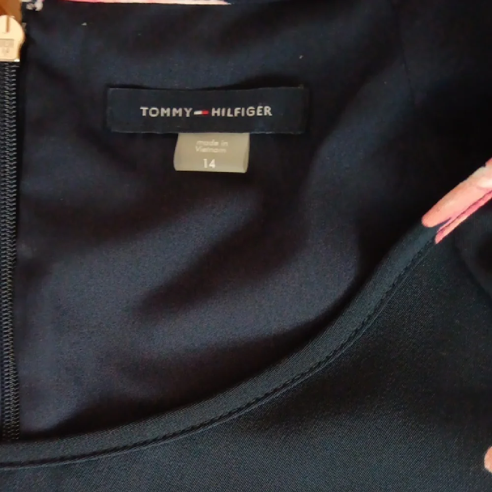 Tommy Hilfiger Navy Dress with Pink Accents 14 NWT - Picture 4 of 9